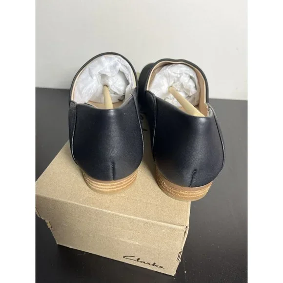 CLARKS Womens Size 8M Pure Tone Loafer Flats in Black Nubuck/Leather Combination - Picture 5 of 8